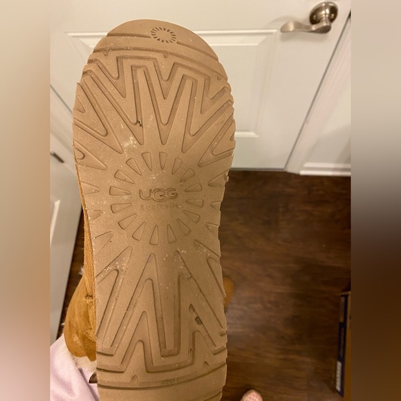 ❌SOLD❌ UGG Bailey Bow II Chestnut - Picture 9 of 10